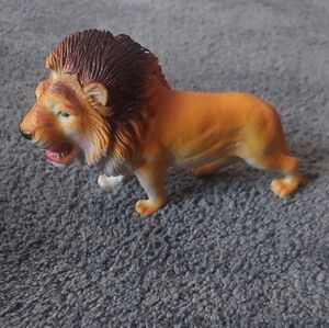 Lot of 3 Boley Nature World 7” Plastic Lion 7" Cheetah and 8" Giraffe